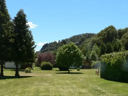 Complejo Valle del Sol en Bariloche - Vista Exteriores Verde